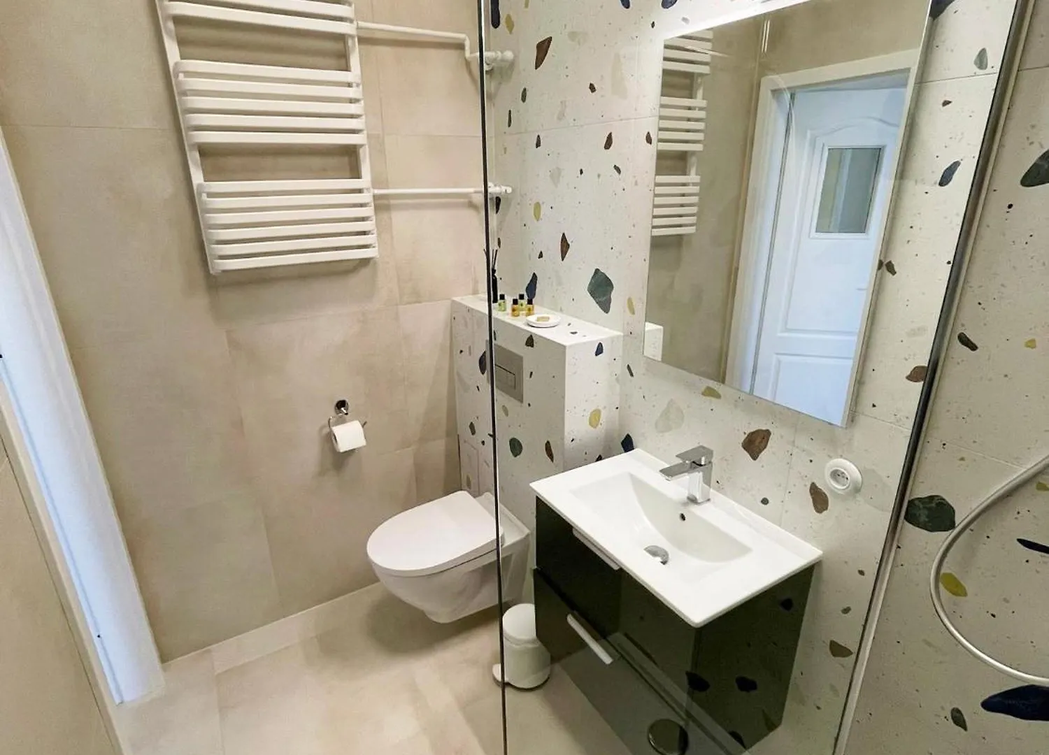 The All Right Apartment Warszawa Pulawska Polen
